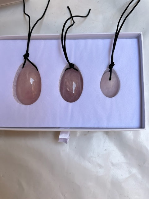 Pack de tres Huevos Yoni de Cuarzo rosa