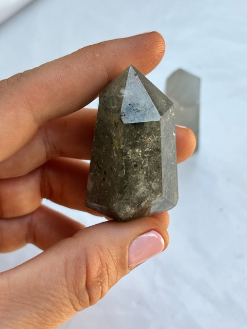 Punta pulida de cuarzo chamánico