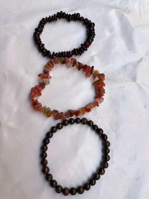 Trío pulseras de Broncita, Cornalina y Granate