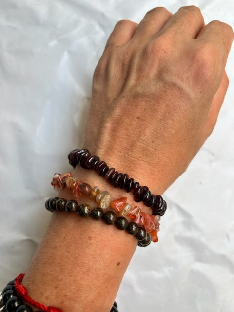 Trío pulseras de Broncita, Cornalina y Granate
