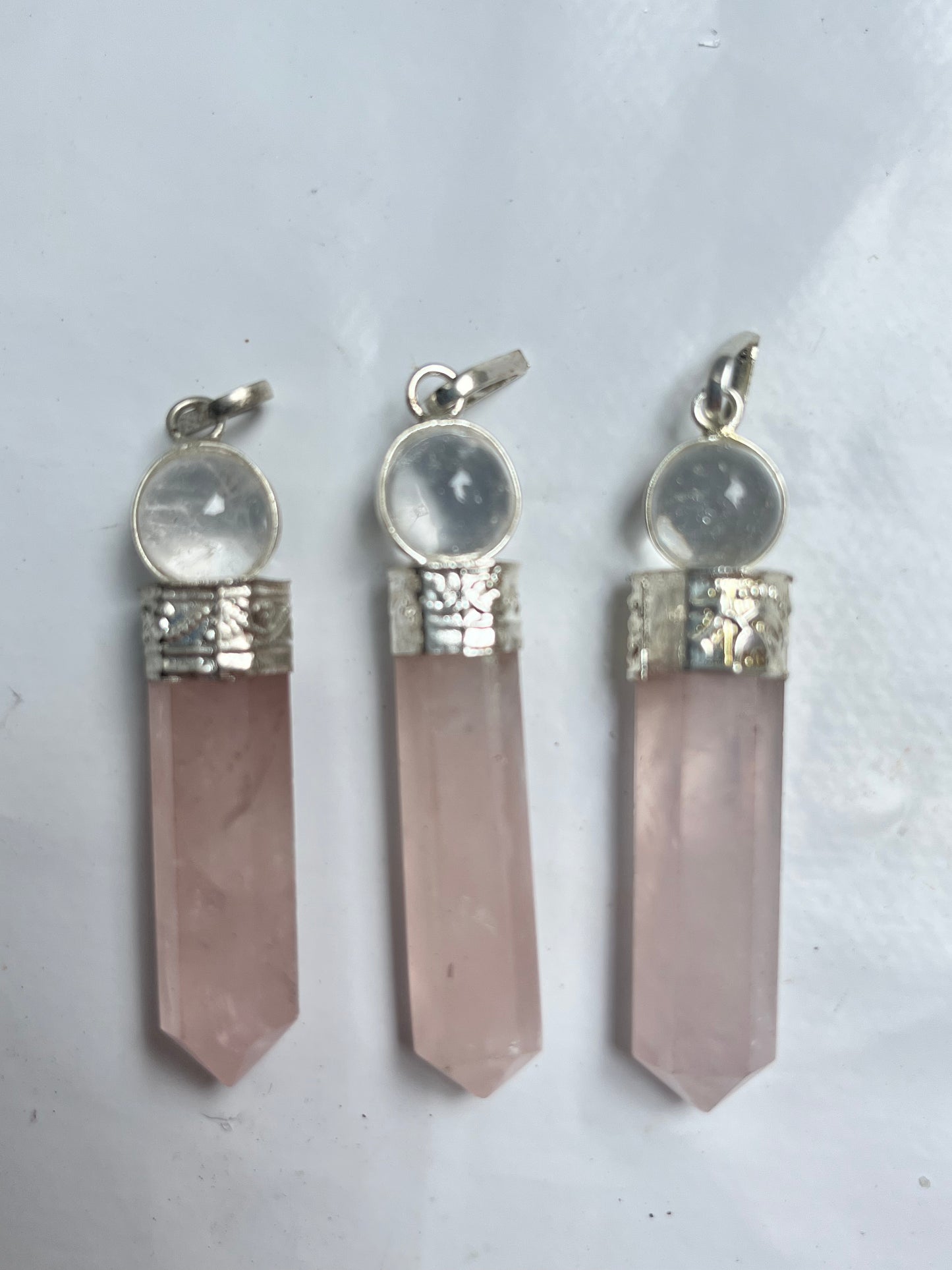 Colgante generador cuarzo rosa con bola