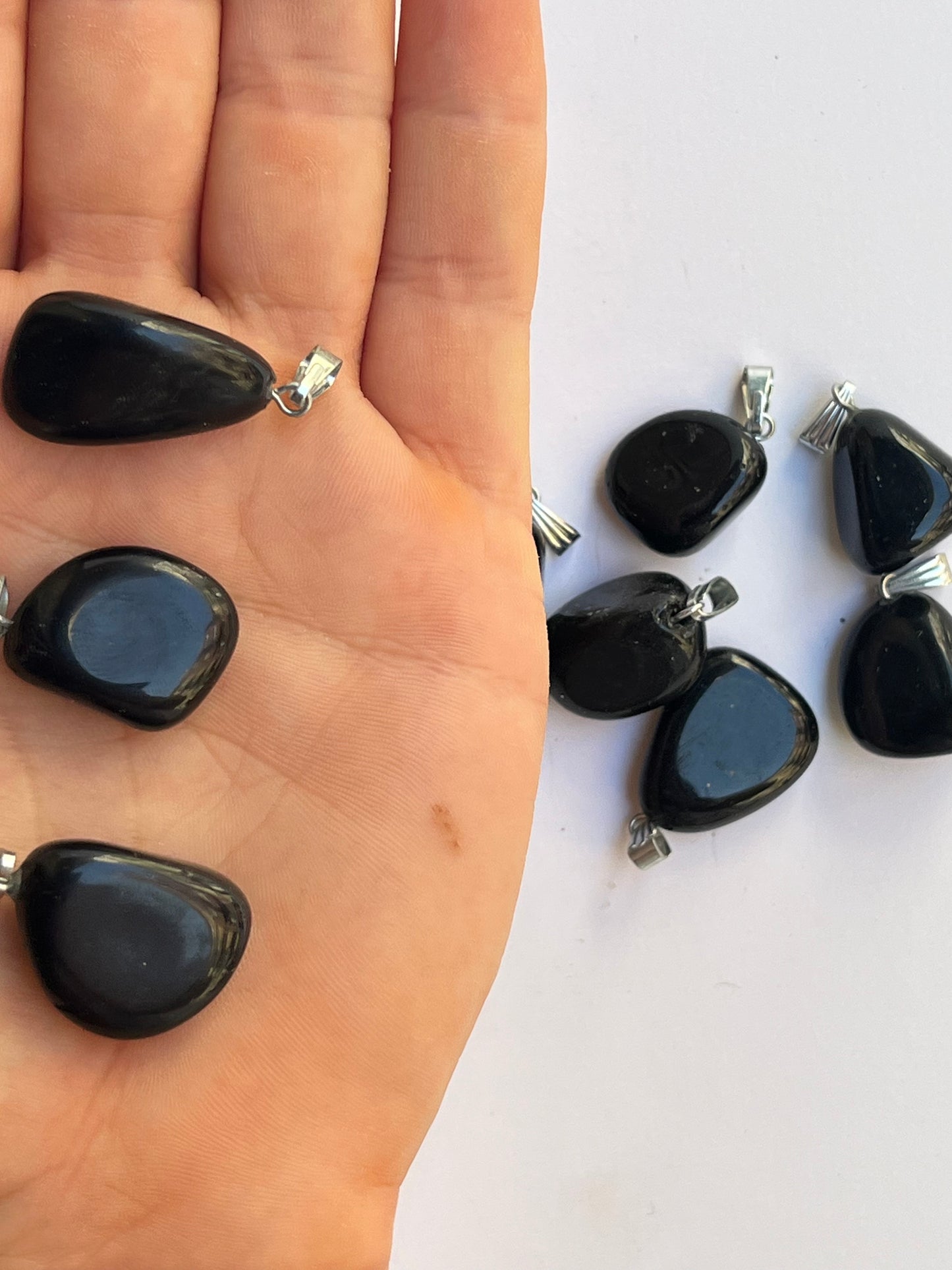 Colgante rodado de obsidiana