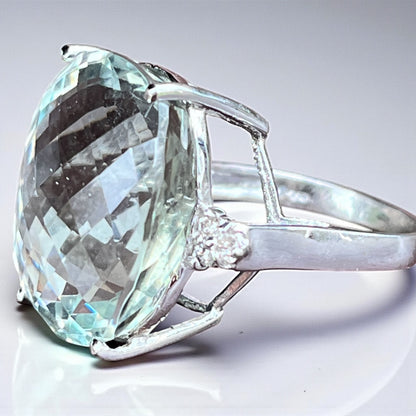 Anillo vintage de Aguamarina facetada oro blanco de 18 quilates y diamantes naturales