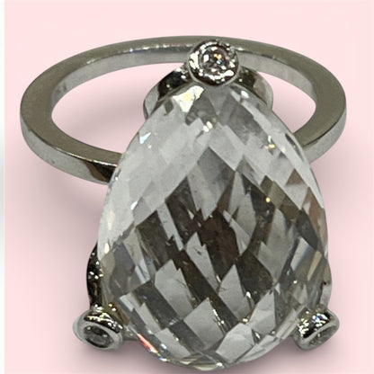 ✨ ANILLO DE CUARZO HIALINO Y DIAMANTES EN ORO BLANCO