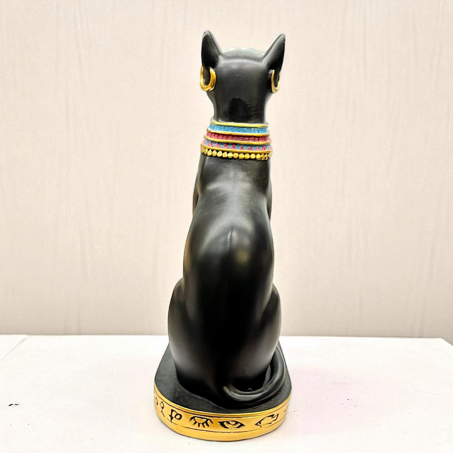 Diosa Bastet – Protectora del Hogar y la Energía Femenina