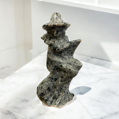 Brujitas talladas (diferentes minerales)