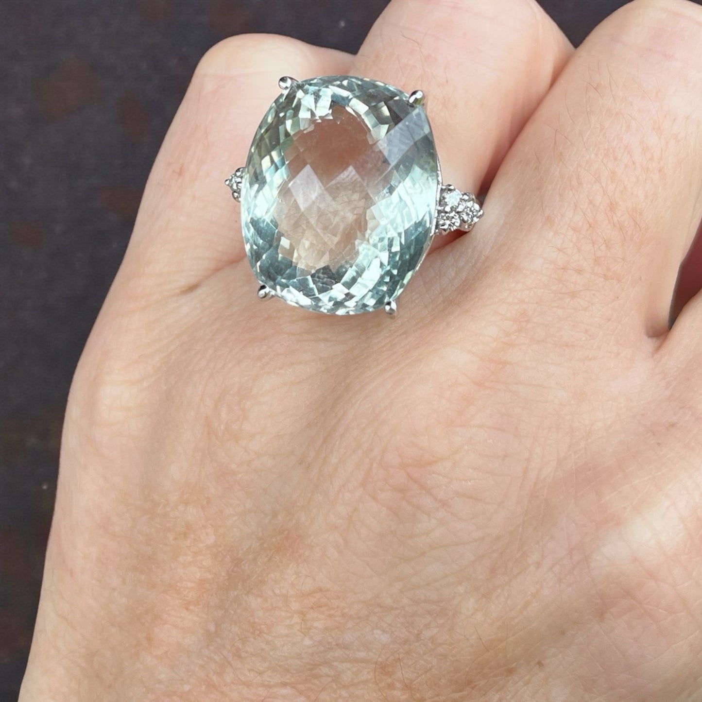 Anillo vintage de Aguamarina facetada oro blanco de 18 quilates y diamantes naturales