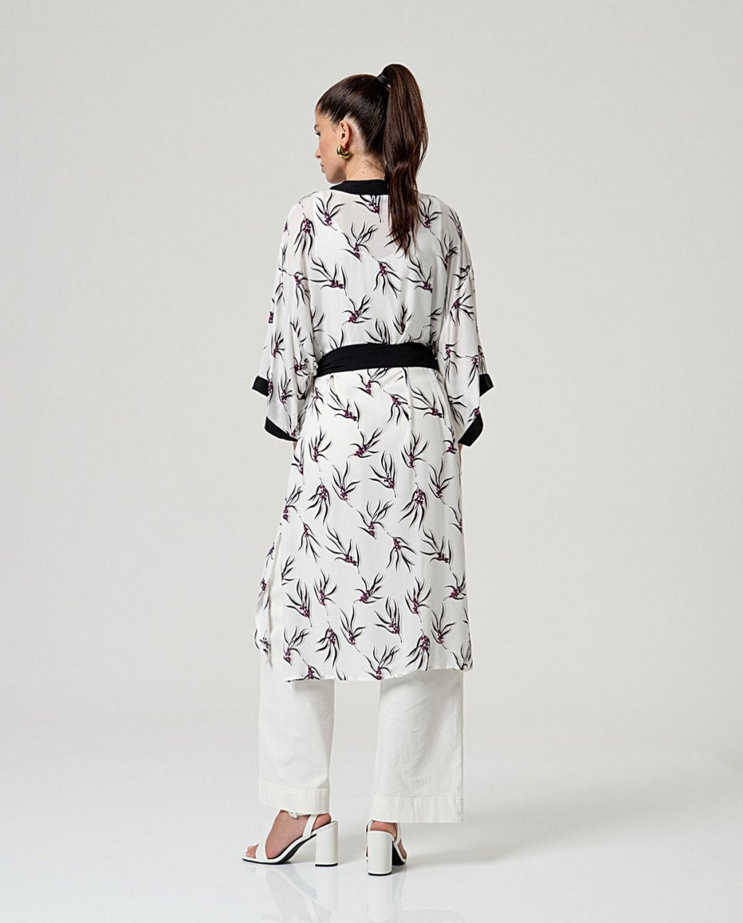kimono fluido con cinturón