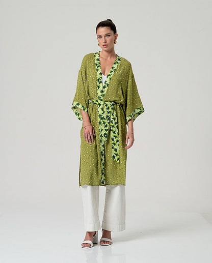 Kimono fluido con cinturón verde