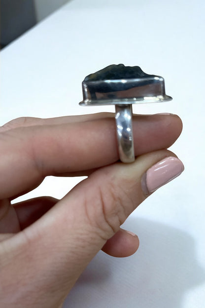 Anillo de Moldavita y plata de ley 925 talla 15