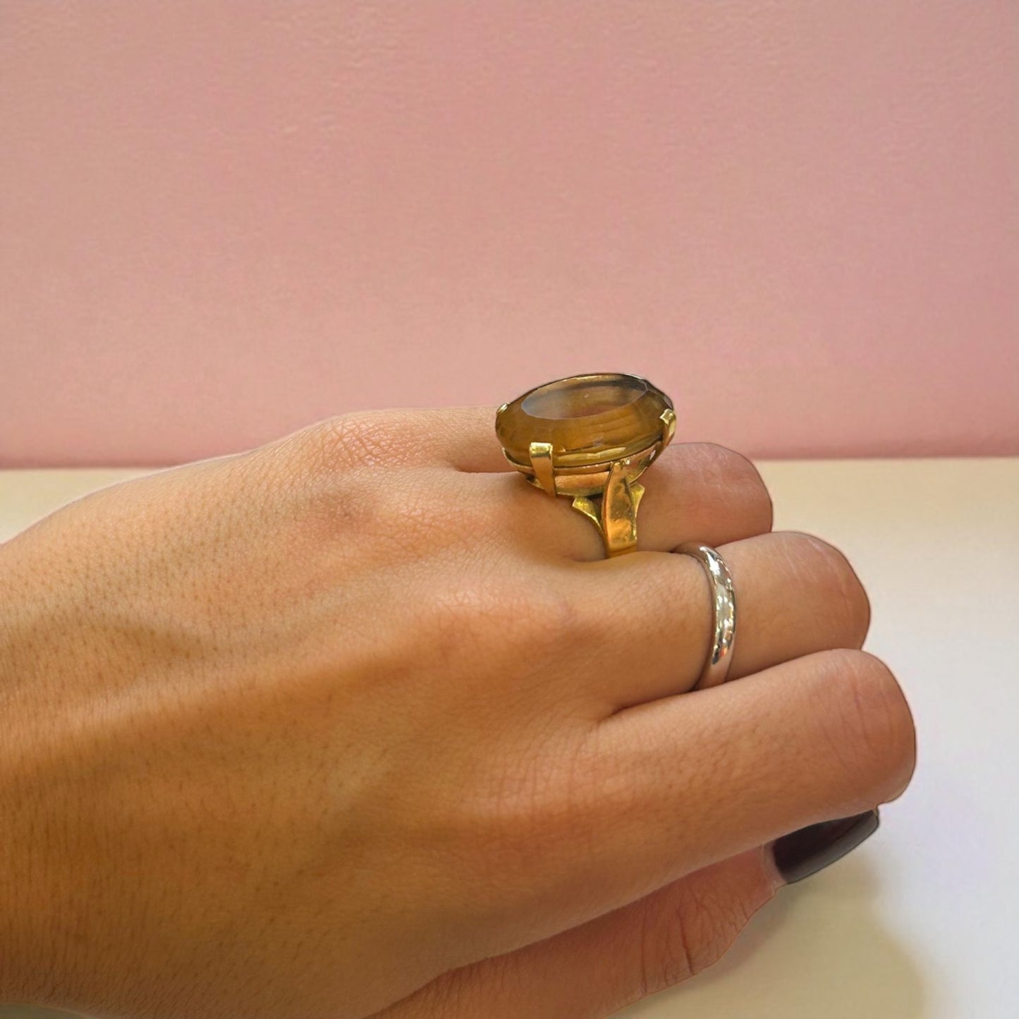Anillo vintage de citrino natural en oro de 18K (años 70) Abundancia y poder