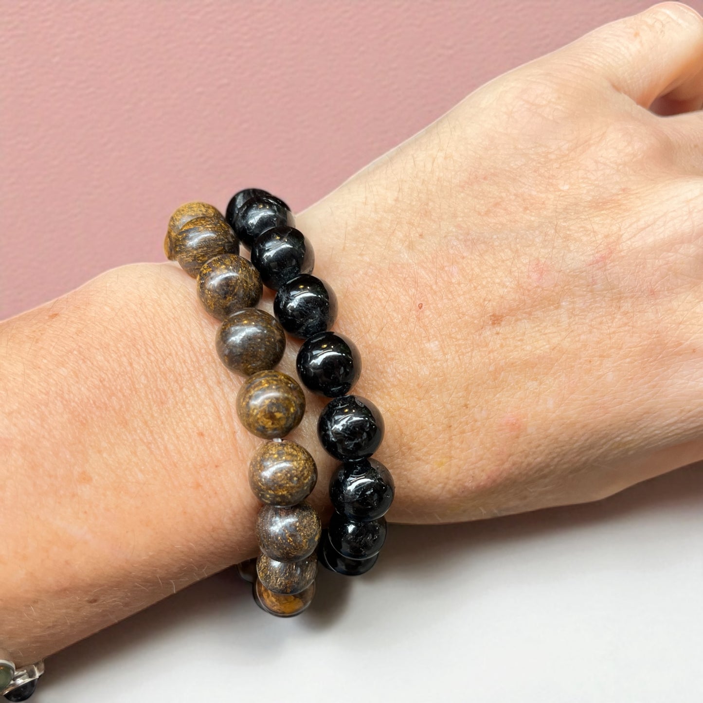 Dúo de Pulseras de Broncita y turmalina (repeler envidias) bolitas 10mm