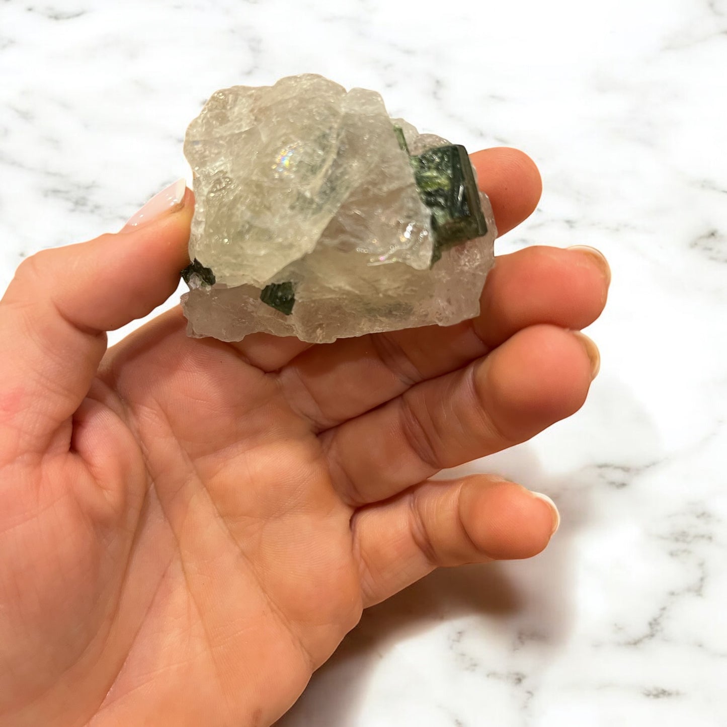 Turmalina verde con matriz de cuarzo ahumado T19 colección privada