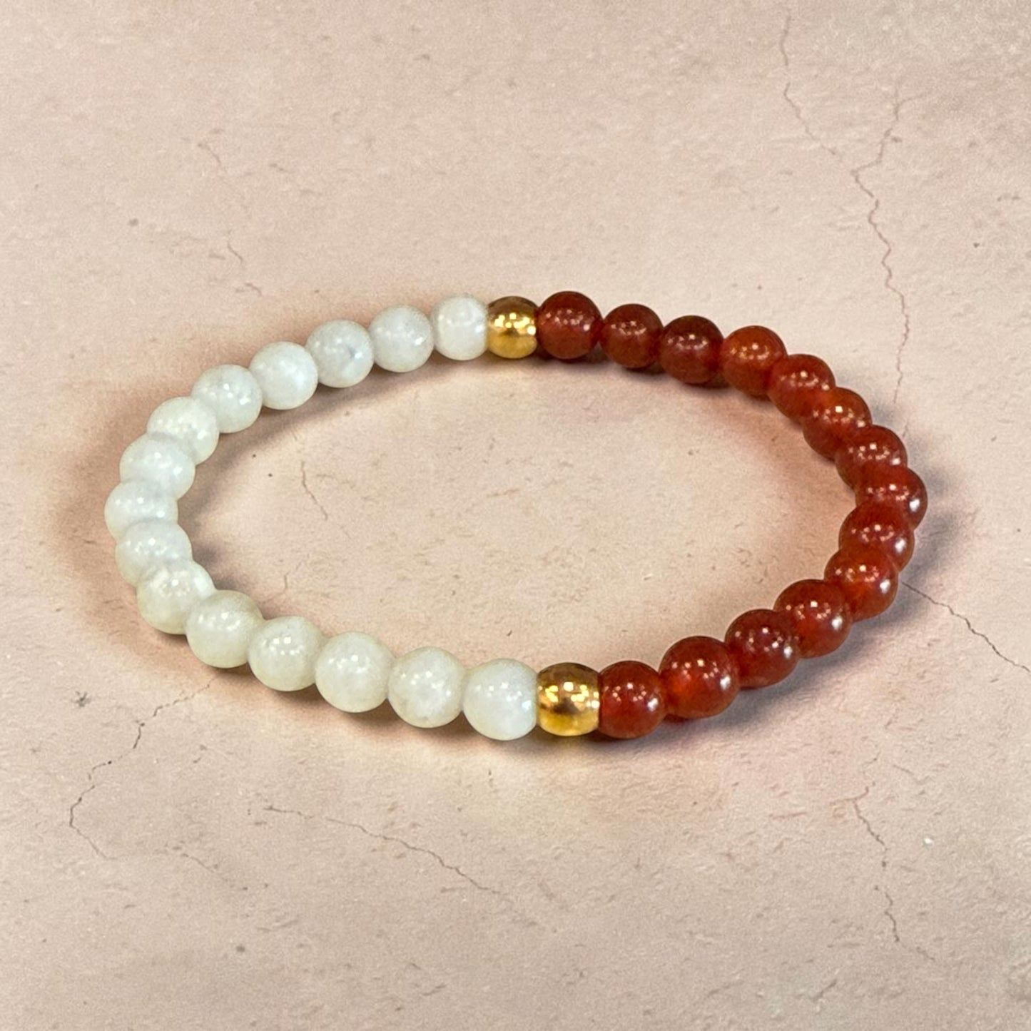 Pulsera de Cornalina y Piedra Luna bolita 6mm confianza e intuición