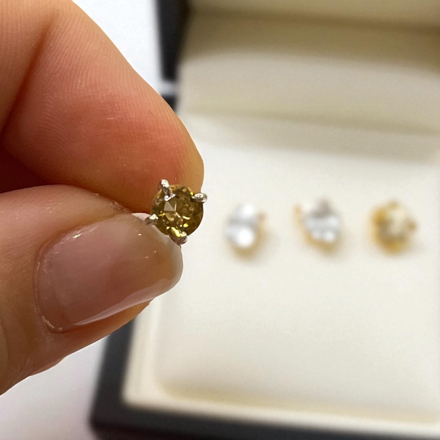 Pendientes de citrino natural facetado en plata de ley