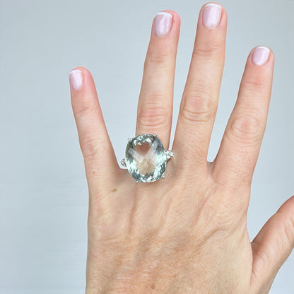 Anillo vintage de Aguamarina facetada oro blanco de 18 quilates y diamantes naturales