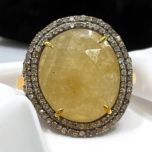 Anillo Art Déco con zafiro amarillo y doble orla de diamantes
