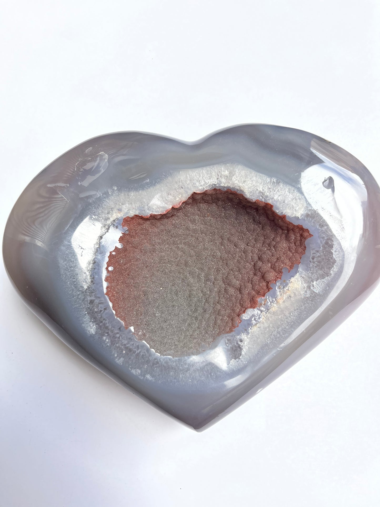 Corazón de Ágata natural pulida con hematite rojo
