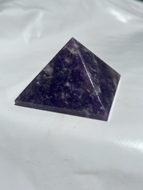 Pirámide de  Mica Lepidolita en bruto 5x5