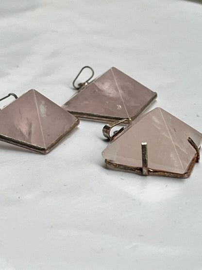 Colgante pirámide de cuarzo rosa Vega Luna Dream Vega Luna Dream COLGANTE MINERAL