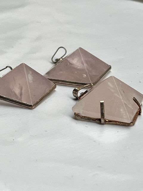 Colgante pirámide de cuarzo rosa Vega Luna Dream Vega Luna Dream COLGANTE MINERAL