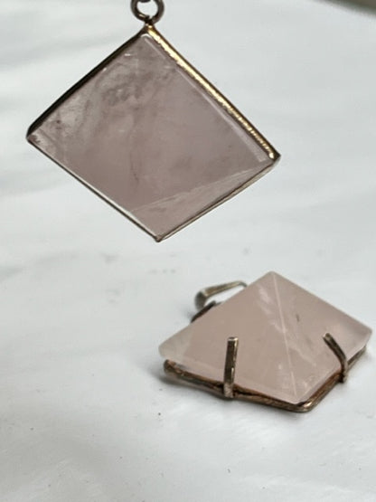 Colgante pirámide de cuarzo rosa Vega Luna Dream Vega Luna Dream COLGANTE MINERAL