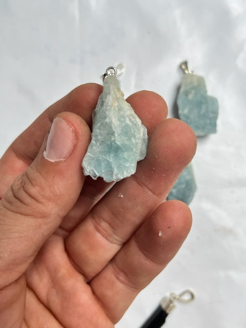 Colgante Aguamarina en bruto alta calidad