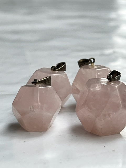 Colgante Dodecaedro Cuarzo rosa - Vega Luna Dream