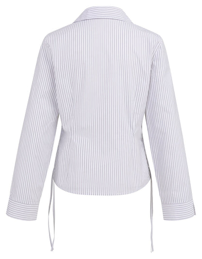 Blusa entallada con cordones laterales