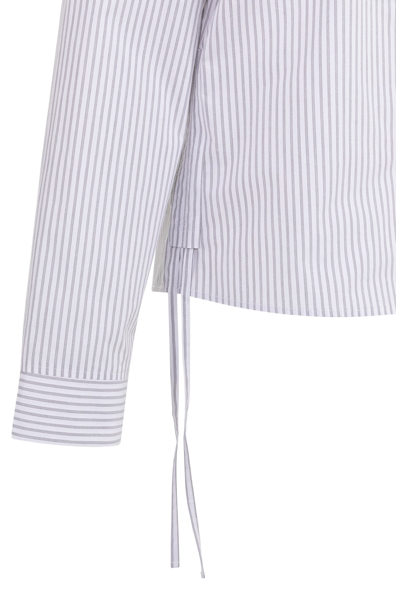Blusa entallada con cordones laterales