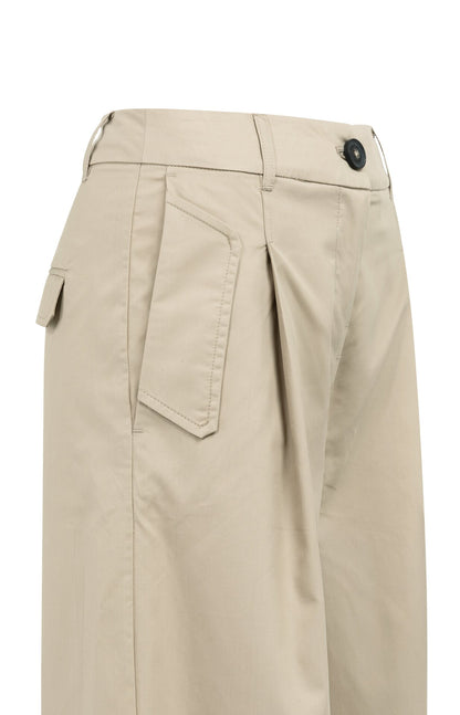 Pantalones con pinzas, pernera ancha y detalle plisado